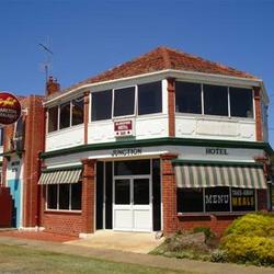 Allansford Hotel - Tourism Cairns 0