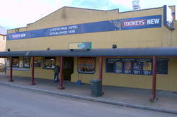 The Lake George Hotel - Tourism Cairns 0