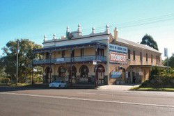 Caledonia Hotel - Tourism Cairns 0