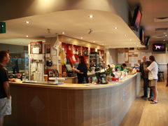Oaks Hotel - Tourism Cairns 0