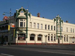 Leura Hotel - Tourism Cairns 0