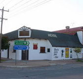 Black Lion Inn Hotel - Tourism Cairns