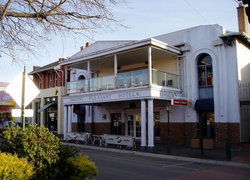 Mount Pleasant Hotel - Tourism Cairns 1