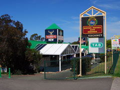 Oaks Hotel - Tourism Cairns 1