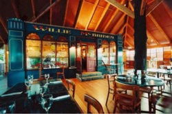Willie McBrides Irish Bar - Tourism Cairns 1