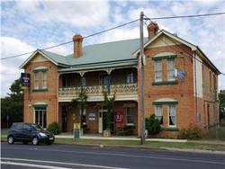 Aberdeen Hotel - Tourism Cairns 2
