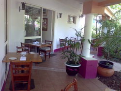 Clifton Capers Bar & Grill - Tourism Cairns 2