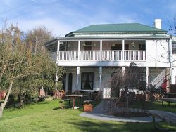 Robin Hood Hotel - Tourism Cairns 2