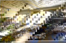 Healesville Hotel - Tourism Cairns 2