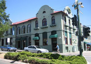 Greensborough Hotel - Tourism Cairns 3