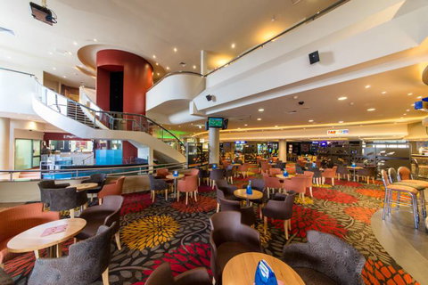 Sunshine Beach Surf Life Saving Club - Tourism Cairns 1