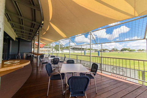 Sunshine Beach Surf Life Saving Club - Tourism Cairns 4