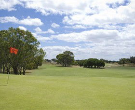 Curlewis Golf Club - Tourism Cairns 1