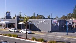 Bellevue Hotel Tuncurry - Tourism Cairns 0