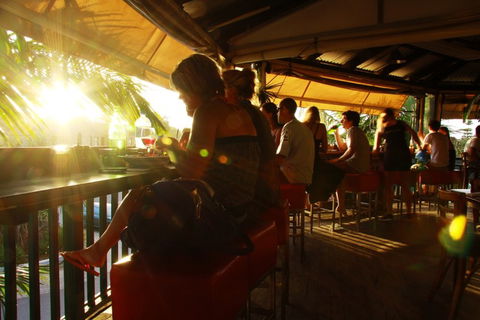 Balcony Bar And Oyster Co. - Tourism Cairns 4