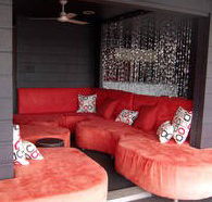 Red on Thomas - Tourism Cairns