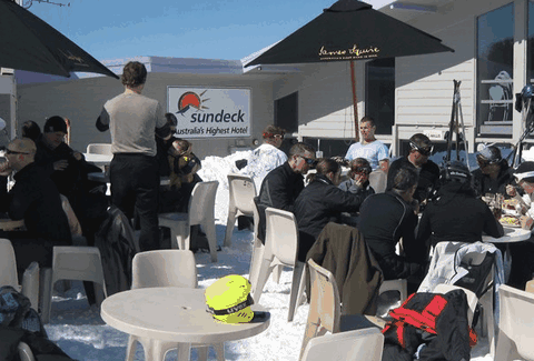 Sundeck Hotel - Tourism Cairns 1