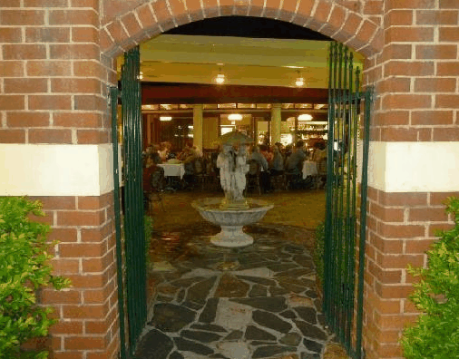 LaVida Bar and Restaurant - Tourism Cairns