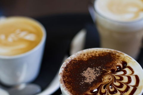 Cafe D'Bar Restaurant & Gallery - Tourism Cairns 3
