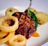 Grumpys Barefoot Bar Steak  Seafood Grill - Tourism Cairns