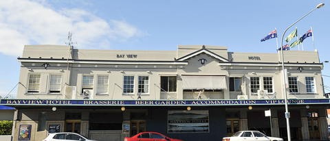 Bay View Hotel - Tourism Cairns 2