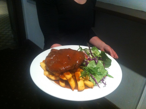 Commonwealth Hotel - Tourism Cairns 1