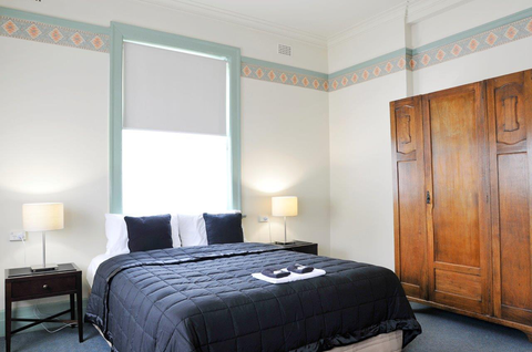 Hotel Gosford - Tourism Cairns 3