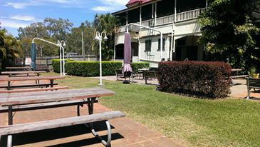 Lakes Creek Hotel - Tourism Cairns 3