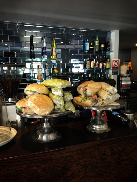 Ocean Shores Tavern - Tourism Cairns 4