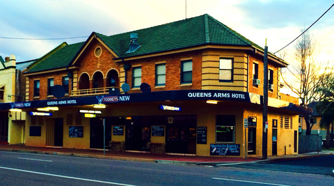 Queens Arms Hotel - Tourism Cairns 0
