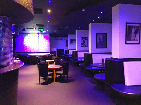 The Ambassador Hotel - Tourism Cairns 3