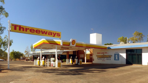 Threeways Hotel - Tourism Cairns 0