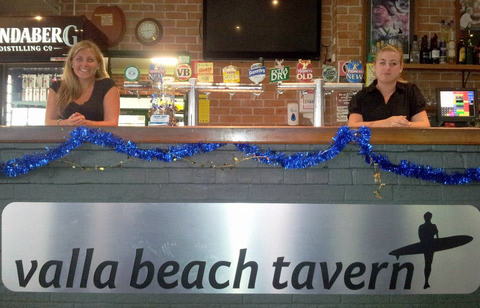 Valla Beach Tavern - Tourism Cairns 0