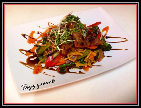 Victoria Park Hotel - Tourism Cairns 2