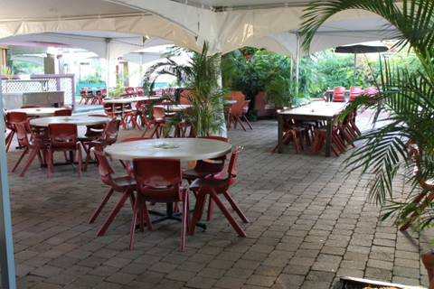 Victoria Park Hotel - Tourism Cairns 4