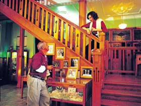 Hotel Corones - Tourism Cairns 0