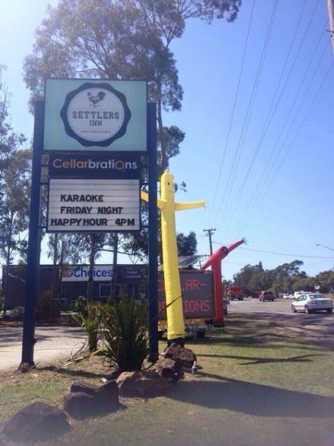 Settlers Inn Hotel - Tourism Cairns 0