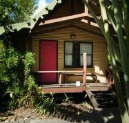 Magnum's Backpackers Bar - Tourism Cairns