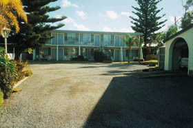 Troubridge Hotel - Tourism Cairns 0