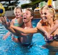 V3 Bar  Novotel Brighton Beach - Tourism Cairns