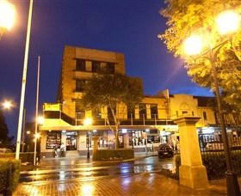 Amaroo Hotel - Tourism Cairns 0