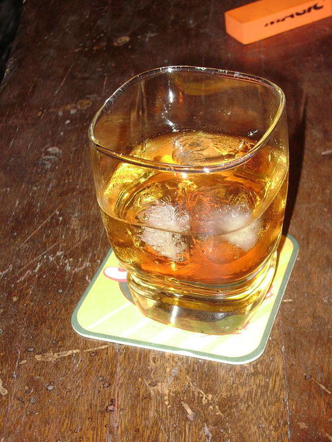 Rollingstone Hotel - Tourism Cairns 1