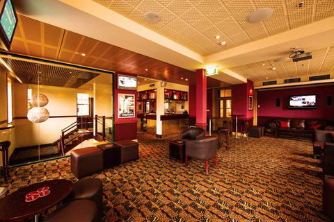 The Coach & Horses Hotel - Tourism Cairns 4