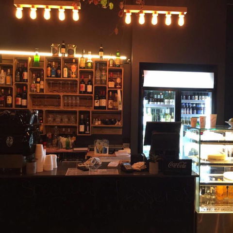 Alfresco Pizzeria & Wine Bar - Tourism Cairns 2