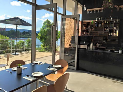 Alfresco Pizzeria & Wine Bar - Tourism Cairns 3