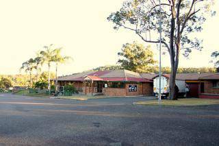 Bushland Tavern - Tourism Cairns 1