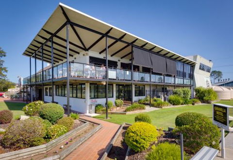 Taree Leagues Sports Club - Tourism Cairns 4