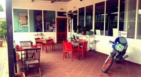 Rockabellas Roadside Diner - Tourism Cairns 1