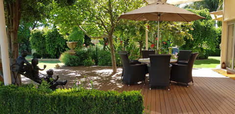 Camelot Garden Stroll - Tourism Cairns 1