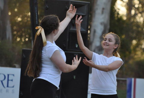 Carols In The Park: Corowa - Tourism Cairns 1
